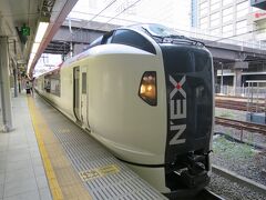新宿からは乗り換え時間が16分でちょうど良い接続の成田エクスプレス（新宿8:02発→成田空港9:29着）に乗りました。新宿始発の電車だったので既に入線済みでした。