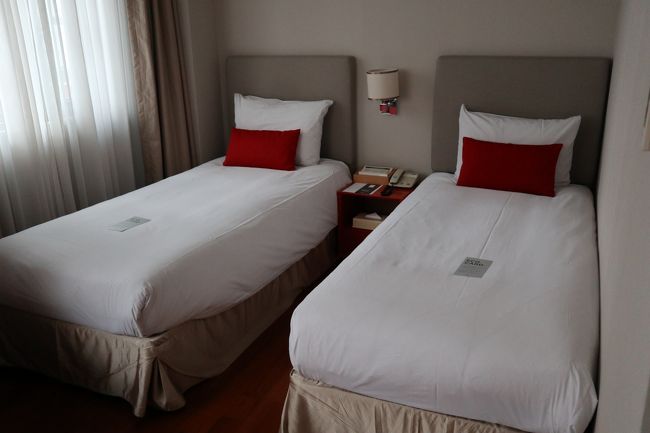 やや小ぶりなベット。ツイン。