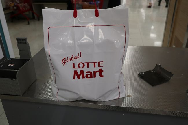 免税で買いました。パスポートは必ず携行しましょう。