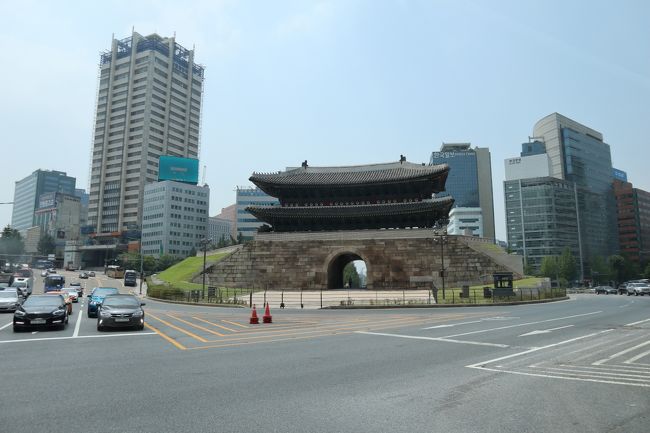 車窓から南大門。