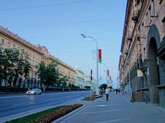 この広い通りがレーニン通り。ミンスクの街の中心に当たるのかな？