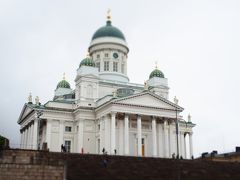 この道をまっすぐ進むと、Helsinki Cathedralに到着。
青空バックに撮れれば最高だったのに・・・