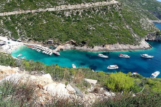 団塊夫婦5回目の世界一周絶景の旅 ギリシャ ザキントス島前編 崖の上から3時間眺め続けたシップレックビーチ その他の観光地 ギリシャ の旅行記 ブログ By Miharashiさん フォートラベル 団塊夫婦5回目の世界一周絶景の旅 ギリシャ ザキントス島前編 崖の上から3時間眺め続けたシップレックビーチ その他の観光地 ギリシャ の旅行記 ブログ By Miharashiさん フォートラベル
