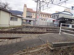 茅野駅。
このあたりの駅ってなんか高原リゾートのイメージがあって学生時代は憧れてたなぁと思い出します。