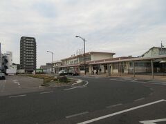 20分くらいで益田駅到着。
駅前の駐車場は、30分までなら駐車料金無料のようです。