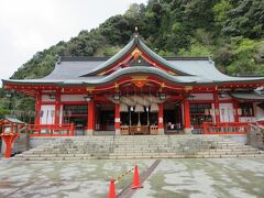 津和野城登り口から少し先にある、太皷谷稲成神社に到着。