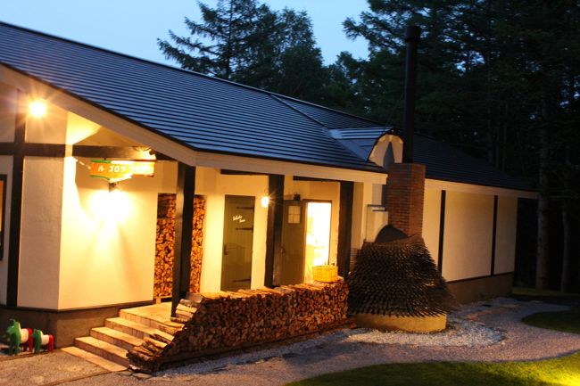 外も暗くなってお店もいい感じになってます。