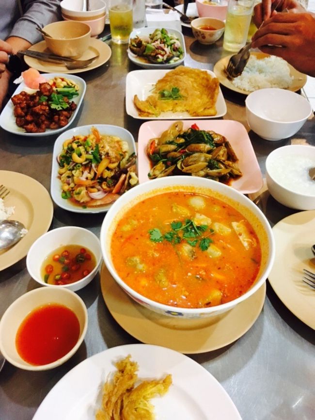 タイの友人と食べるタイ料理は格別