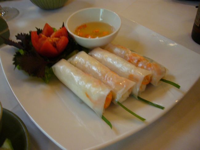 ゴイクン（生春巻き）もお忘れなく！<br />日本で食べる生春巻きよりも<br />皮が少し固かったです。
