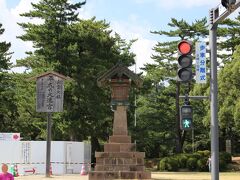 台風１２号は どこ吹く風～とばかりに真夏の暑さを感じながら、本題の出雲大社に先ほどのカフェから歩いて向かいます・・
シンボルの大鳥居は、７月末現在～工事のため見られませんでした。