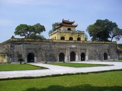 タンロン遺跡。
黄色い壁が特徴的ですね。
