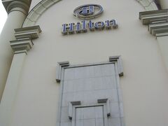 ホテルの外観。
今回泊まったホテルは
ヒルトン・ハノイ・オペラです。