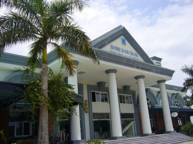 湾の近くにあったお土産やさん。