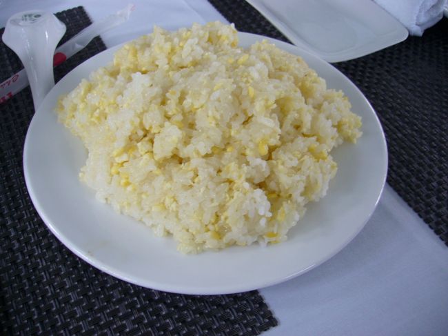 たまごチャーハン。<br />パラパラしていませんでしたが、<br />美味しかったです。