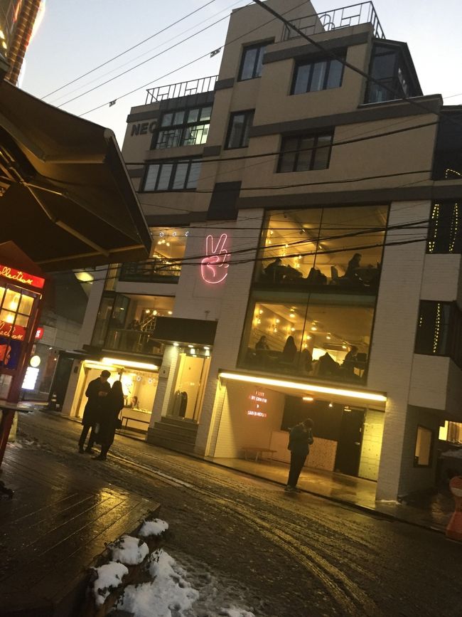 行きたかったのがここ！！<br /><br />大好きなyoutuberのバイリンガールちかさんが<br />アメリカで行ってたクロッフィンのお店！！<br /><br />アメリカとソウルにしか店舗がないらしいです！<br />楽しみ！