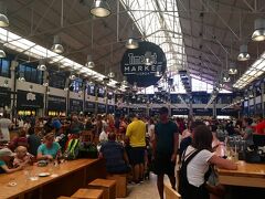 ③の続きです。

16:30頃
お腹が空いたのでリベイラ市場に
リベンジに来ました！
思ったより人はいましたが
席は空いてます。やった～！