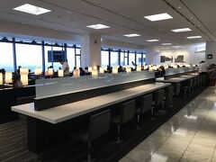 成田国際空港第1ターミナル（南ウィング） 第5サテライト 4F
『ANA LOUNGE』

搭乗口52番ゲート付近にあるビジネスクラスラウンジ『ANAラウンジ』
のシーティングエリアの写真。