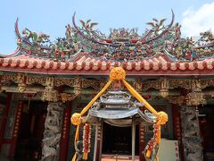 これは公園の近くの中国寺院