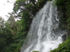 最初から滝がドーン！！

いきなりスターから登場。
おもわず、ひとりで「おおーう！」って言ってしまった。