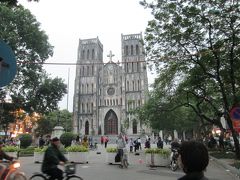 立派な教会があるのはフランス統治の名残りか