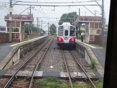 杉山駅。
ダイヤは基本的に15分間隔のパターンダイヤで、すれ違う駅は決まっている。