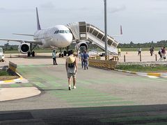 建物から50メートル歩いて

この空港って、走って密入国デキそうな？

のーんびりムード