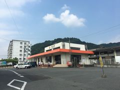 興津駅
周りには何もない…