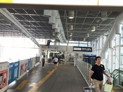 モノレールでまずは国際線ターミナル駅へ。