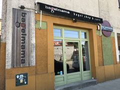 Bagelmama（ベーグルママ）

10年前できたポーランドではじめてのベーグル専門カフェ。
このお店によりアメリカに渡った後ポーランドでは忘れ去られたベーグルが戻ってきたそうです。