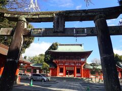 藤崎八旛宮。
創建は９３５年と由緒ありますが建物は昭和末期に再建されています。