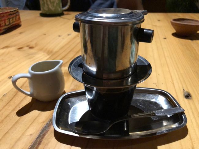 コーヒーについて多くを語れるほどその道に精通している訳ではありませんが、１日５、６杯は飲んでるカフェイン好きです。<br />深みのある味わい、おもわず唸ってしまう。<br />じっくり一口ずつ、味と香りを楽しむことができました。<br />もう一度飲みたいなあ。