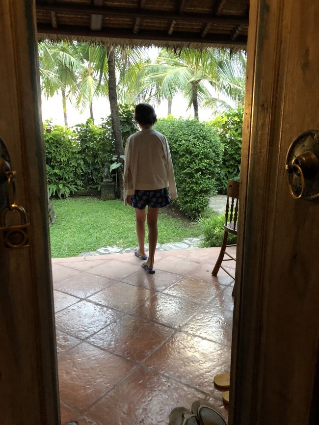 パパ帰ってこないけど、腹減り部隊は朝食へ<br />バンブー小上がりで食べたかったので。