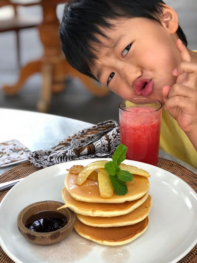 ・・・<br />オレはパイナップル・パンケーキ。<br />至福のひとときをどうぞ。