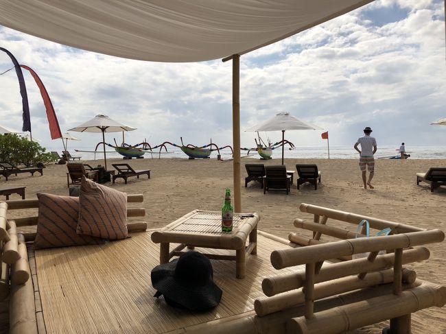 出足が早かったせいか、バンブー小上がり、空いてました。