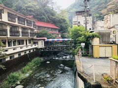 橋の上より
こちらは湯元ホテル