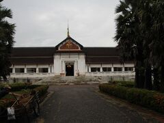 小雨になってから市内観光。
まずは国立博物館