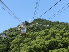 そうこうしているうちに、千光寺山へのロープウェイ乗り場に着きました。ここからロープウェイで山の上まで登ります。