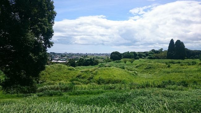 緑の丘は、円墳です。