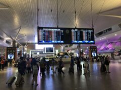 ～２日目～

KLIA2到着♪ここでの入国審査は長蛇の列なので乗り継ぎ時間がかなりあっても国内線に乗り継ぐ時は乗継専用の入国審査場所に行ってから外に出る♪と並ばずに入国出来るのでお薦めです♪