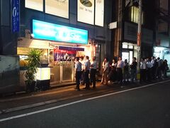 お店を出たら夜22時半だというのにすごい行列が出来ていました。

一日目はこれにて終了！

--------------------------------------------------------------------------
【店名】博多らーめん ShinShin　(天神本店)　
【営業時間】月－土曜日　11：00～03：00
　　　　　　日　曜　日　定休日
【住所】〒810-0001 福岡県福岡市中央区天神3丁目2 福岡市中央区天神3丁目2-19
【アクセス】地下鉄「天神」駅より徒歩5分
【ひとりでも入りやすい度】★★★★☆
--------------------------------------------------------------------------