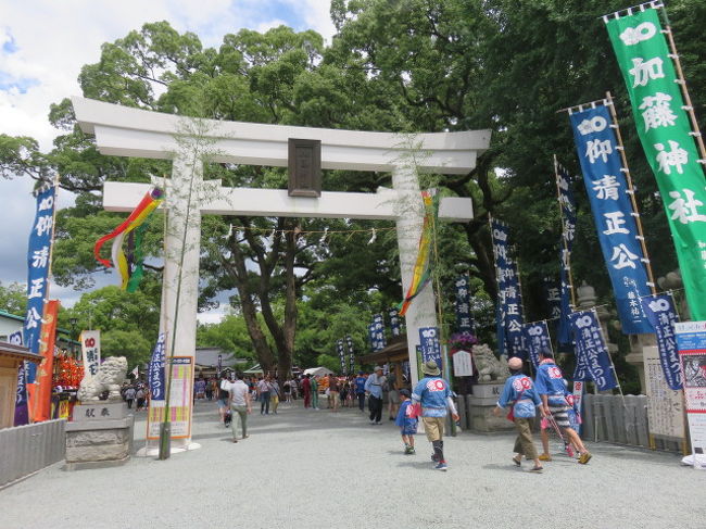 熊本城の城内に鎮座する、主祭神 加藤清正公の加藤神社は、熊本城の近望の名所とされています。<br />22日は「清正公まつり」神幸行列の日でした。<br />境内は3時から始まる神幸行列の準備万端。