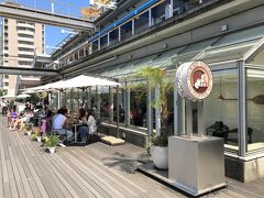 東京・お台場『デックス東京ビーチ』3F【Island Vintage Coffee】

2015年8月8日にオープンした【アイランド ヴィンテージ コーヒー】
台場店のテラス席の写真。

近所の青山店、表参道店にもよく行きます。