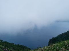 快晴の、湖面輝く摩周湖は拝めなかったが、逆に雲が架かった神秘的な姿が見られた！！
以上霧の摩周湖ならぬ、
雲の摩周湖からお送りしました！！