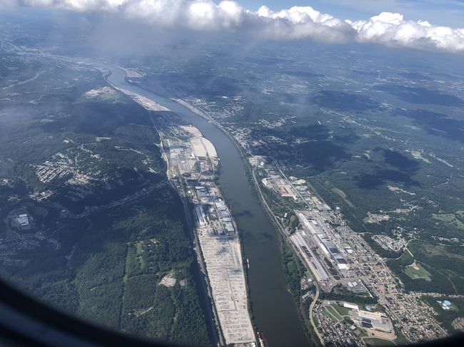 当地は2本の川が合流している町です。更に川沿いには製鉄所が多くあります。