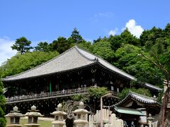 水谷口から若草山麓を抜け東大寺二月堂を訪れます。奈良で最も好きな場所です。