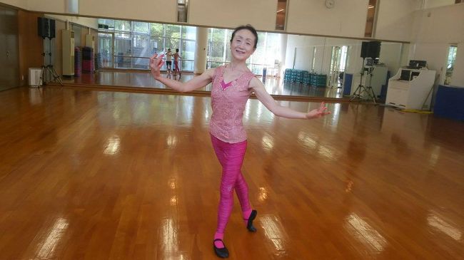 HＡさんは、舞台の合間に、「フィットネス・スタジオ」でマイペースで調整しています。