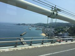 今日はイザナギ神社へ行ってみます。三宮の神姫バスのバスターミナルから高速の路線バスに乗りました。明石大橋から淡路島が見えました。
三宮にはバスターミナルが二つあり、ミントという駅前の大きなバスターミナルと、駅の高架下にある神姫バスターミナルが別になります。

