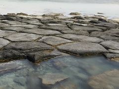 奥武島の畳石を見に行きました
台風の影響で海も白波が立っていました