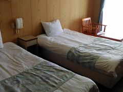 15時になったので『ラ　ティーダ久米島テラス』へチェックイン
部屋は広いし、風呂とトイレが別々なのは便利