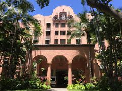 ハワイ・ワイキキ『ザ ロイヤル ハワイアン ア ラグジュアリー 
コレクション リゾート ワイキキ』の写真。

楽園ハワイの絵のような風景の中にたたずむロイヤル ハワイアン ホテル
は、1927年の創業以来「太平洋のピンク･パレス」と呼ばれ、
数あるハワイのホテルのなかでも特に長い伝統を誇っています。
優雅でクラシカルな内装のホテル内、贅沢な調度品が配された客室、
椰子の木が揺れる清々しい中庭のココナッツ・グローブ、
そしてワイキキ・ビーチ随一のプライベートエリアをご堪能ください。

http://jp.royal-hawaiian.com/